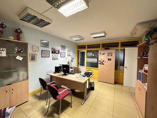 Local comercial en venta en Peñamefecit - Avda Barcelona en Jaén