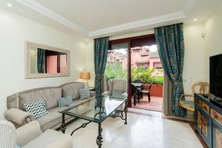 Piso en venta en Elviria en Marbella