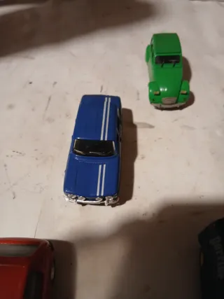 8 coches clásicos escala 1:43