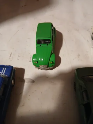 8 coches clásicos escala 1:43