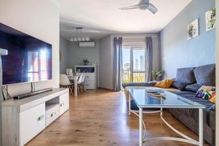 Piso en venta en Colores - Entreparques en Sevilla