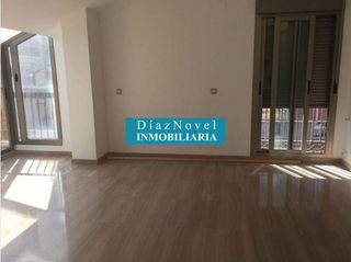 Dúplex en alquiler en Pajaritos - Plaza de Toros en Granada