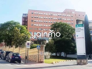 Local comercial en alquiler en Hospital en Jaén