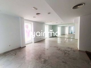 Local comercial en alquiler en Hospital en Jaén