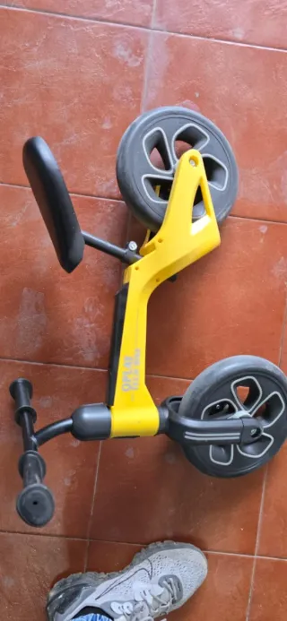 Bici primeros pasos amarilla