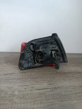 Intermitente delantero izquierdo Mitsubishi Monter