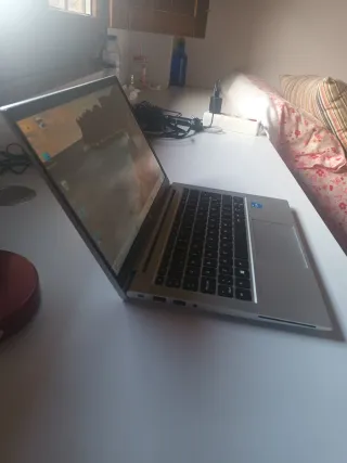 HP EliteBook 830 G8 13 i5 2.4 GHz-SSD 128GB - 8GB