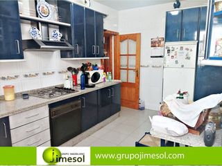 Casa adosada en venta en Cabra