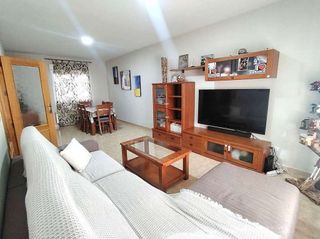 Casa adosada en venta en Valdepeñas