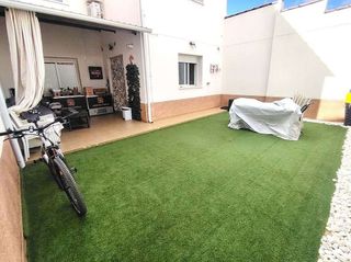 Casa adosada en venta en Valdepeñas