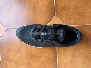 Zapatillas Nike VW2 Negras y Blancas