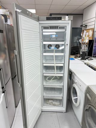 Congelador Vertical Nueva con tara con garantía