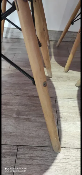 4 Sillas Rojas Plástico y Madera