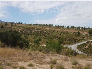 Terreno en venta en Zubia (La)