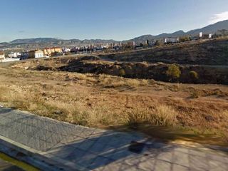 Terreno en venta en Zubia (La)