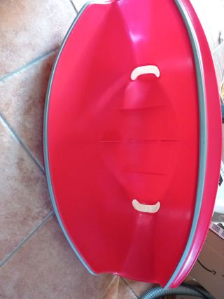 Cavallo dondolo rosso per bambini