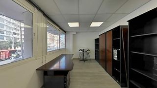 Oficina en venta en Porta en Barcelona