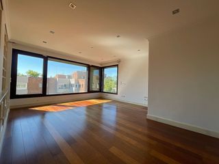 Dúplex en alquiler en Nueva España en Madrid