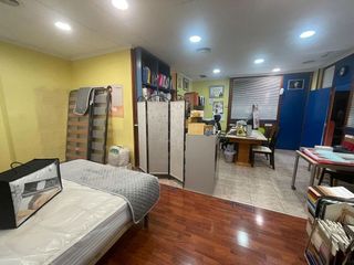 Local comercial en alquiler en Elda