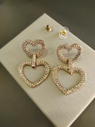 Brincos Coração Dourados com Cristais