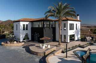 Chalet en venta en San Juan de los Terreros en Pulpí