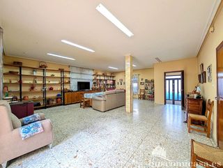 Chalet en venta en Linares