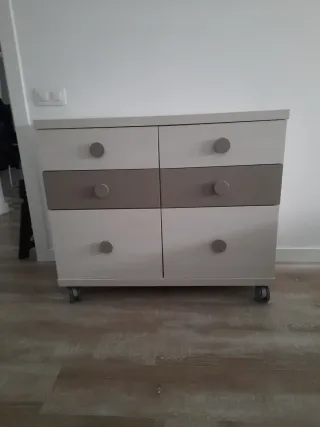 Cómoda juvenil 6 cajones con ruedas
