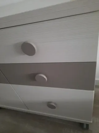 Cómoda juvenil 6 cajones con ruedas