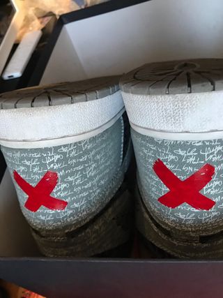 Zapatillas Jordan 1 Nike Grises y Rojas