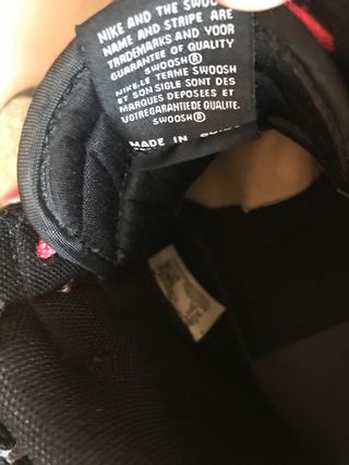 Zapatillas Jordan 1 Nike Grises y Rojas