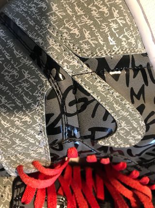 Zapatillas Jordan 1 Nike Grises y Rojas