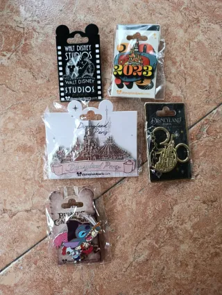 Lote Disney: Llaveros, Pines y Más