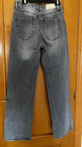 Pantalón vaquero gris