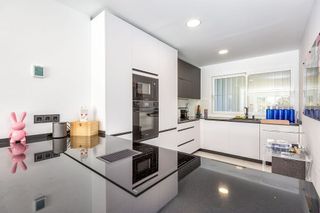 Piso en venta en Los Naranjos - Las Brisas en Marbella