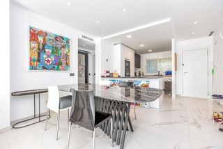 Piso en venta en Los Naranjos - Las Brisas en Marbella