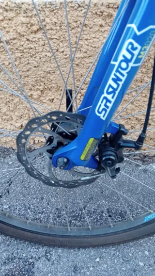 Bicicleta GT Azul y Verde