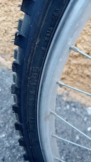 Bicicleta GT Azul y Verde