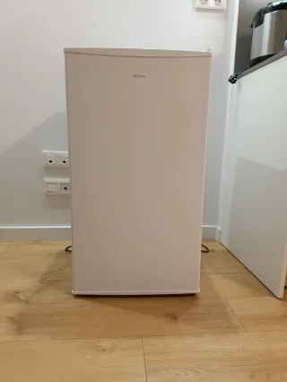 Nevera QLIVE 90L - Pequeña y en perfecto estado