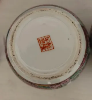 Dos jarrones chinos por 15 euros