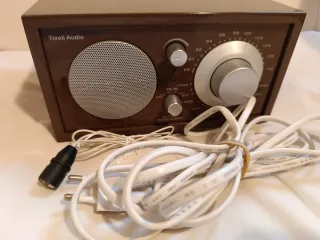 Radio Tivoli Audio Modelo One Marrón
