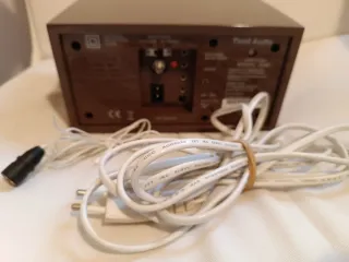 Radio Tivoli Audio Modelo One Marrón