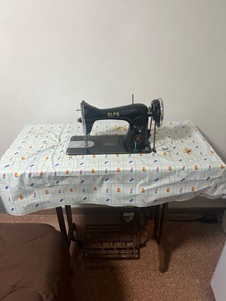 Máquina de coser ALFA