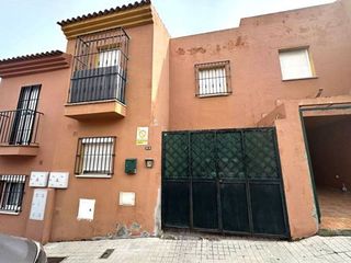 Casa adosada en venta en Pescadores-Saladillo en Algeciras