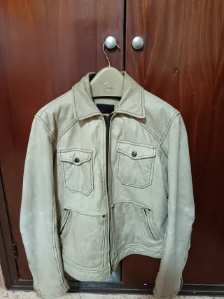 Cazadora de piel beige
