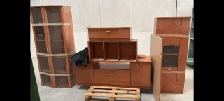 Librería de madera y cristal