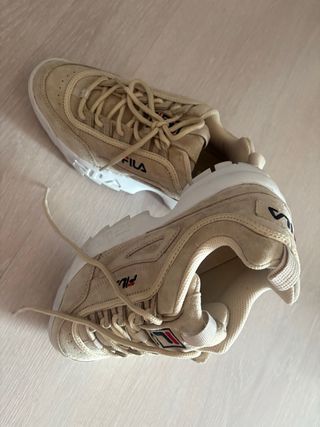 Zapatillas Fila beige talla 40