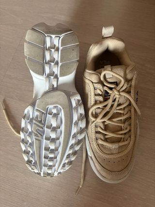 Zapatillas Fila beige talla 40