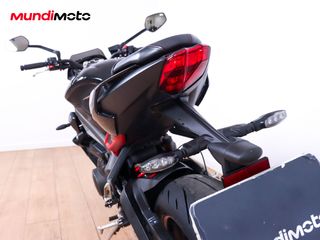 TRIUMPH STREET TRIPLE 765 R