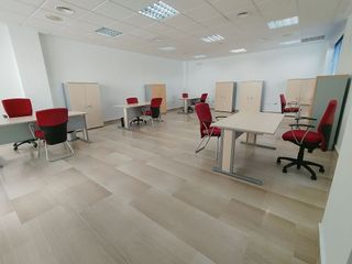 Oficina en alquiler en La Granja-La Colina-Los Pastores en Algeciras