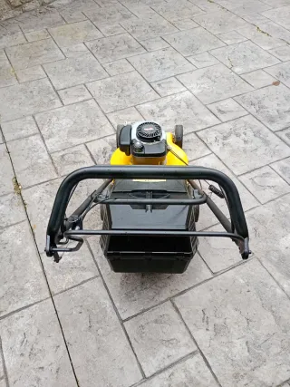 Cortacésped gasolina con tracción